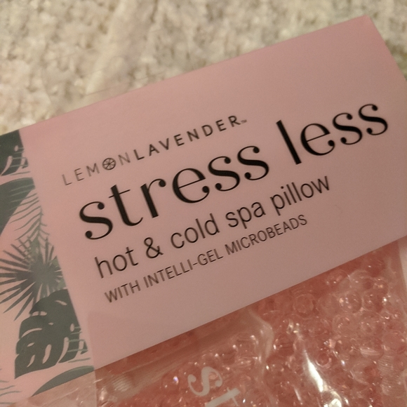 NWT! Soothing Eye Mask - Picture 4 of 9